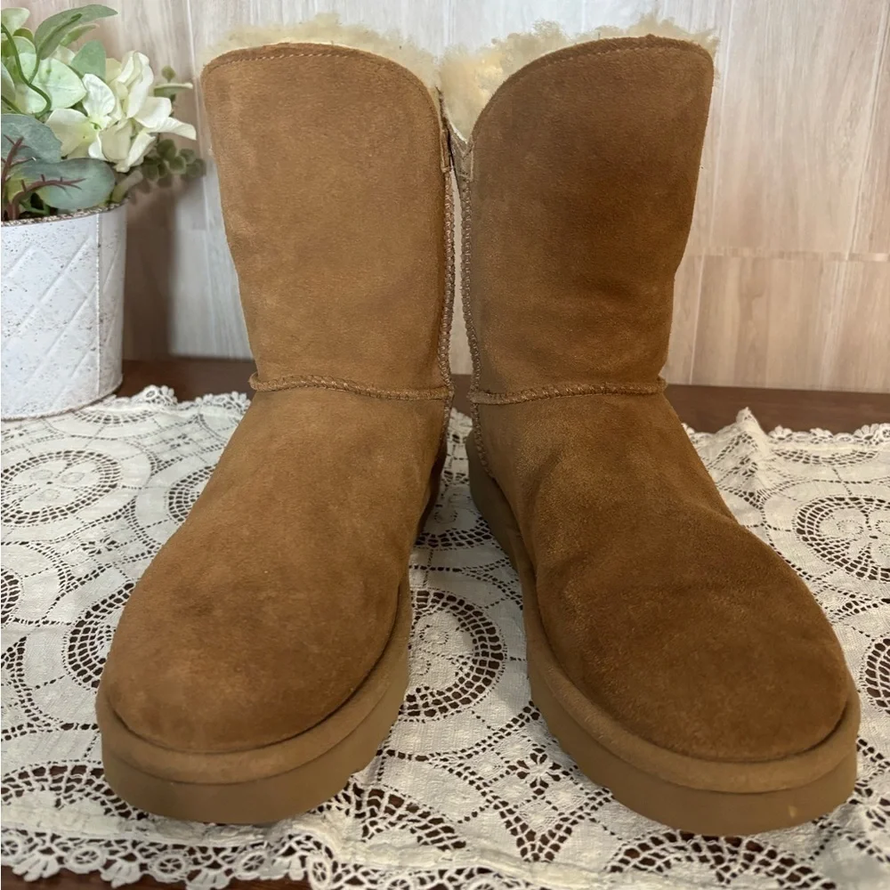 UGG Constantine Satin Ribbon Winter Fur Lined Boots Chestnut Brown Size 7